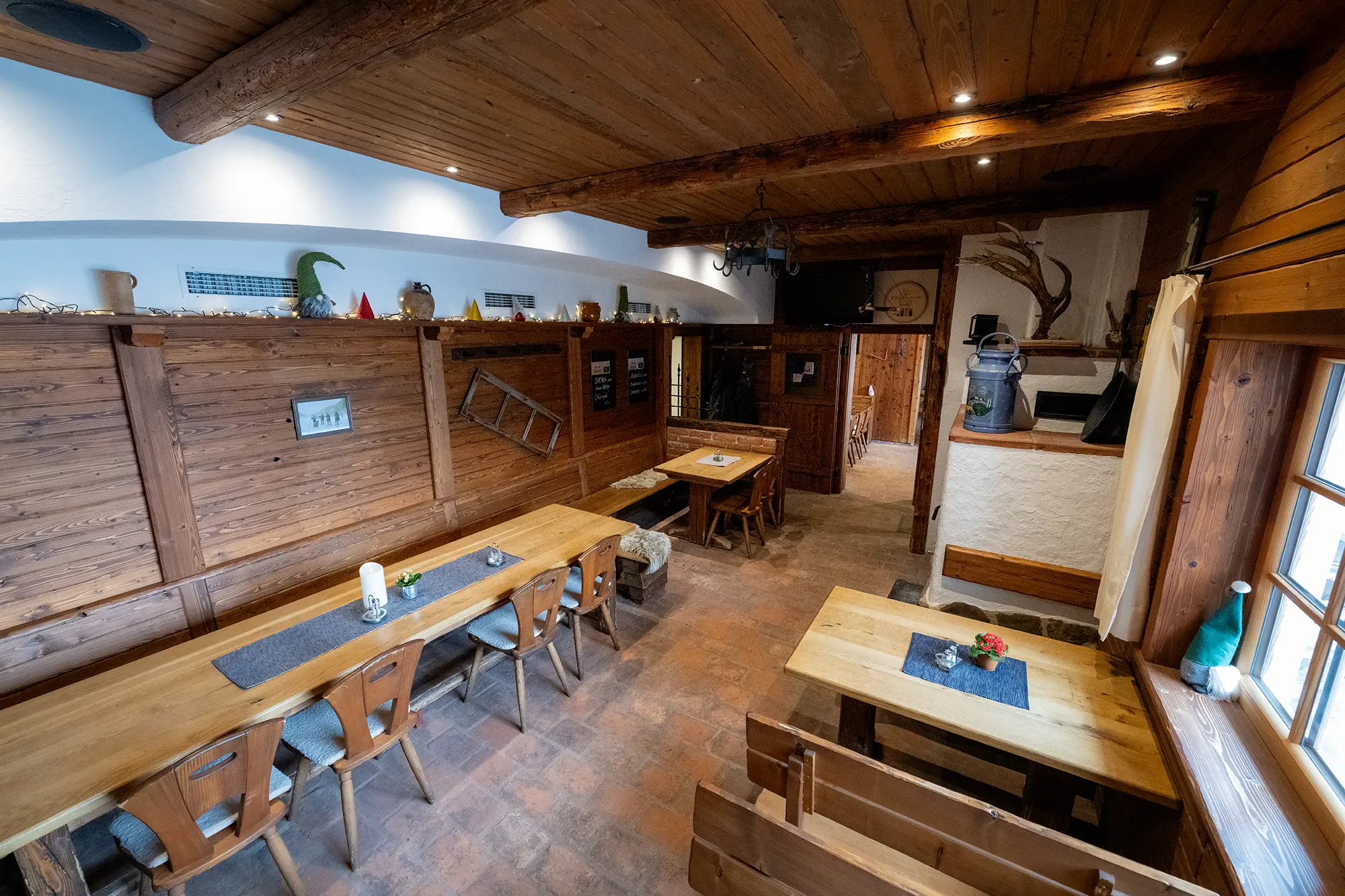 Gastraum der Karhütte Hochkar in Göstling an der Ybbs